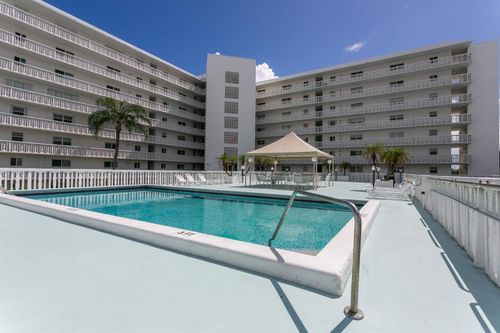 apt-409-301 Lake Shore Dr, Lake Park, FL, 33403-3565 | Card Image
