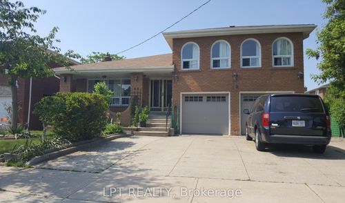 40 St Andrews Blvd, Etobicoke, ON, M9R1W1 | Card Image