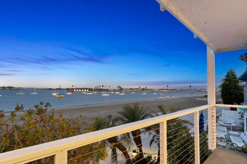 b-3630 Bayside Walk, San Diego, CA, 92109-8200 | Card Image