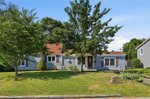 38 Franklin St, Riverside, RI, 02915-2106 | Card Image