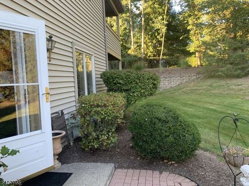79 Sunrise Dr, Whippany, NJ, 07981-1170 | Card Image