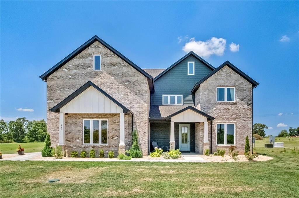 Bryant Rd, Gentry, AR 72734