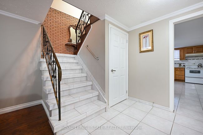 14 Joy Crt, House other with 3 bedrooms, 2 bathrooms and 4 parking in Hamilton ON | Image 32