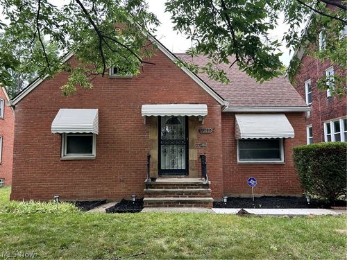 13099 Cedar Rd, Cleveland Heights, OH, 44118-2709 | Card Image
