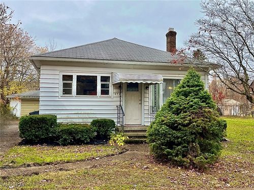 375 Bliss Ave, Conneaut, OH, 44030-1615 | Card Image