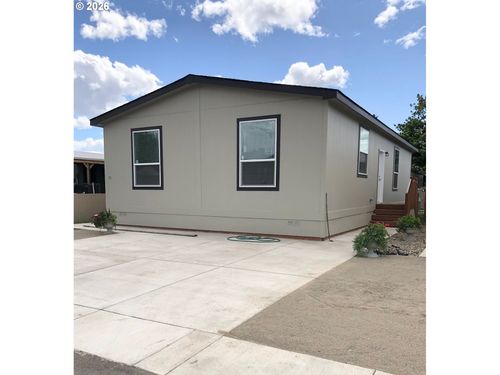82-1025 S 6th St, Harrisburg, OR, 97446-9551 | Card Image
