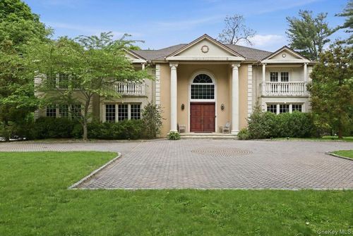 31 Cornwall Ln, Sands Point, NY, 11050-1346 | Card Image