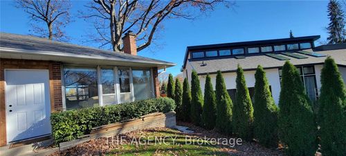 main-64 Farningham Cres, Etobicoke, ON, M9B3B6 | Card Image