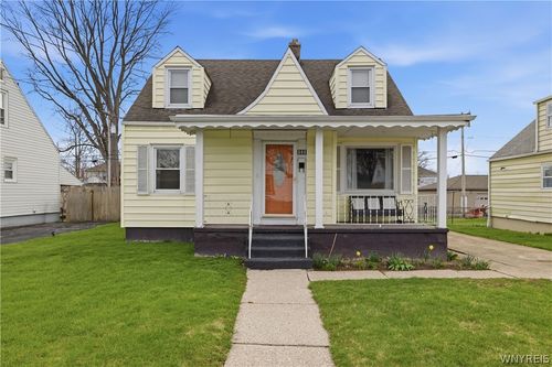 668 77th St, Niagara Falls, NY, 14304-2328 | Card Image