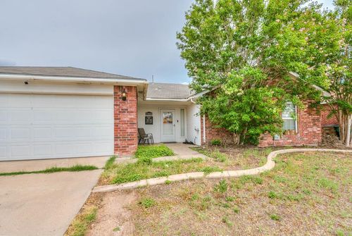 1224 James Ln, San Angelo, TX, 76905-2300 | Card Image