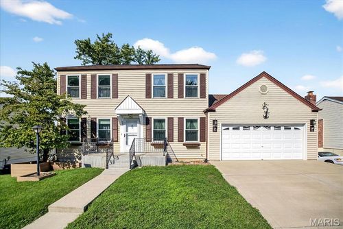 136 Lamplighter Way, O Fallon, MO, 63368-7323 | Card Image