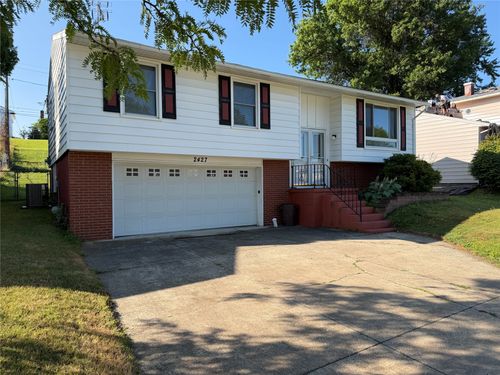 2427 E 44th St, Erie, PA, 16510-3909 | Card Image