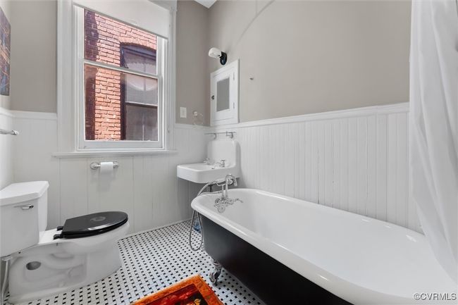 Hall Bathroom | Image 33