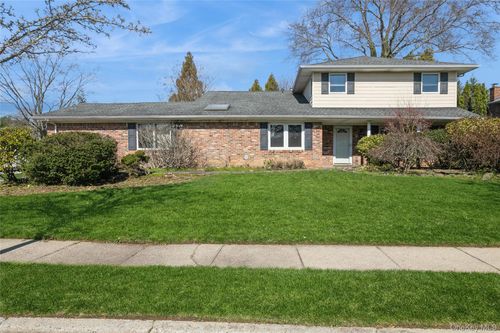 3 Clemson Ln, Woodbury, NY, 11797-2205 | Card Image