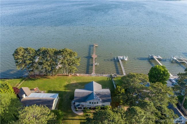 335 Berryville Shores Dr, House other with 3 bedrooms, 2 bathrooms and null parking in Deltaville VA | Image 4