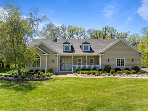 W8205 Nature Dr, Whitewater, WI, 53190-4465 | Card Image