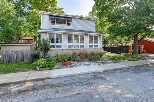 {{alt}} | Card Image