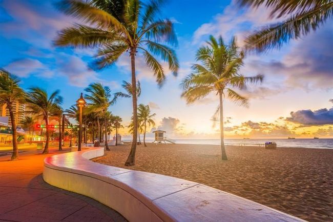 Conveniently located between Commercial Blvd and Atlantic Blvd walking distance to amenities and just minutes to the New Pompano Beach Pier Attractions, Lauderdale By The Sea, and Fort Lauderdale! | Image 61