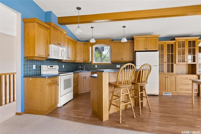 227 &amp; 229 Lakeview Ave, House other with 2 bedrooms, 2 bathrooms and 12 parking in Silton SK | Image 6