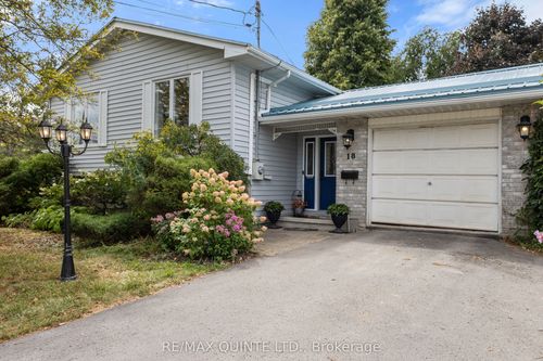 18 Blake St, Napanee, ON, K7R3E3 | Card Image