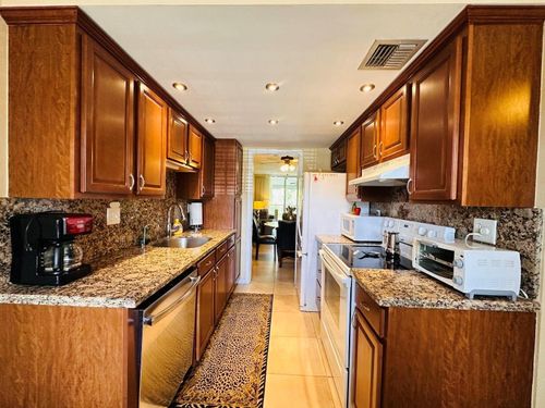 253-3099 Nw 48th Ave, Lauderdale Lakes, FL, 33313-7215 | Card Image