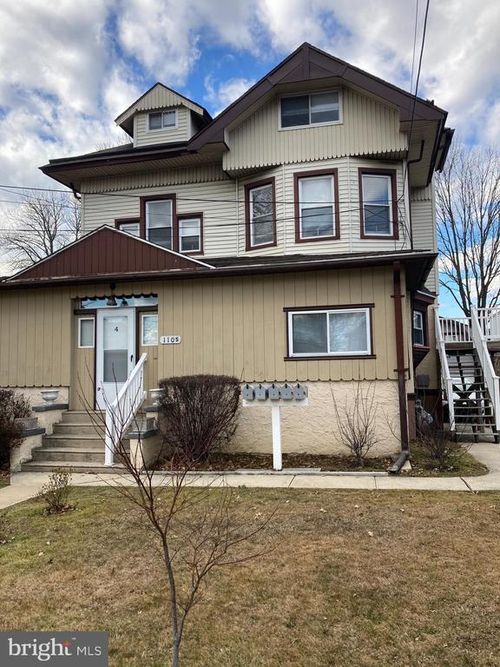 110 S Chester Pike, GLENOLDEN, PA, 19036-1838 | Card Image