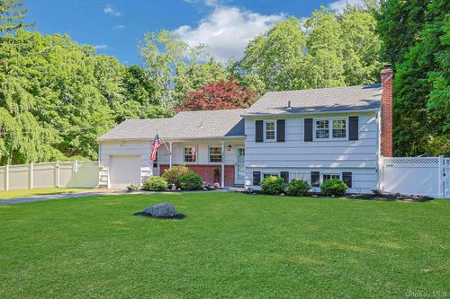 2798 Holly Dr, Yorktown Heights, NY, 10598-3024 | Card Image