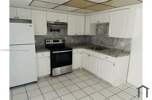 2-6237 Polk St, Hollywood, FL, 33024-7833 | Card Image