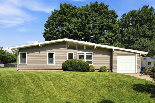 3818 15th St, Moline, IL, 61265-6207 | Card Image
