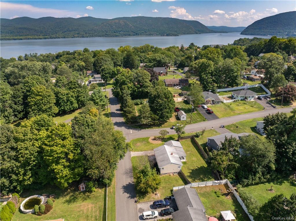 Lush Ln, New Windsor, NY 12553