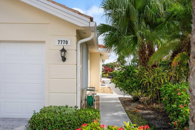 7770 Se Spicewood Cir, Condo with 2 bedrooms, 2 bathrooms and null parking in Hobe Sound FL | Image 38