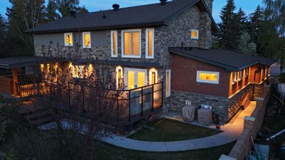 1124 Kildonan Pl Sw, House detached with 4 bedrooms, 3 bathrooms and 9 parking in Calgary AB | Image 3