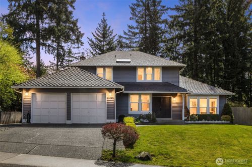 14325 Se 63rd Street, Bellevue, WA, 98006 | Card Image