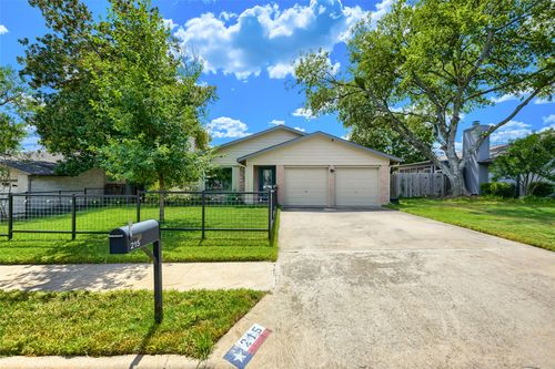 215 Cloudview Dr, Austin, TX, 78745-5614 | Card Image