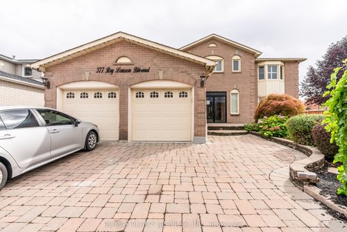 377 Ray Lawson Blvd, Brampton, ON, L6Y3X8 | Card Image