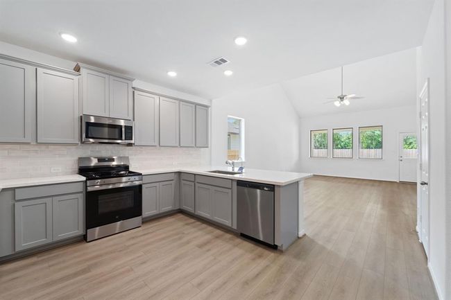 Note: Sample product photo. Actual exterior and interior selections may vary by homesite. Photo may be virtually staged | Image 7