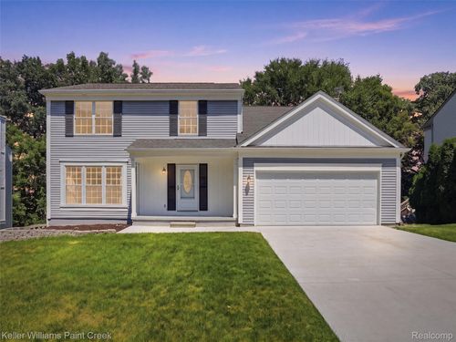 543 Arlington Dr, Rochester Hills, MI, 48307-2812 | Card Image