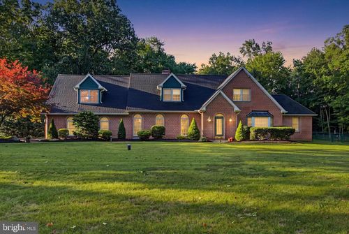 8 Timber Brook Dr, QUAKERTOWN, PA, 18951-2654 | Card Image