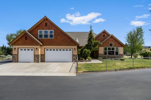 2310 Se Bitterbrush Dr, Madras, OR, 97741-9252 | Card Image