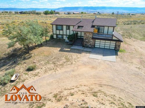 8635 E Quartz Cir, Evansville, WY, 82636-9624 | Card Image