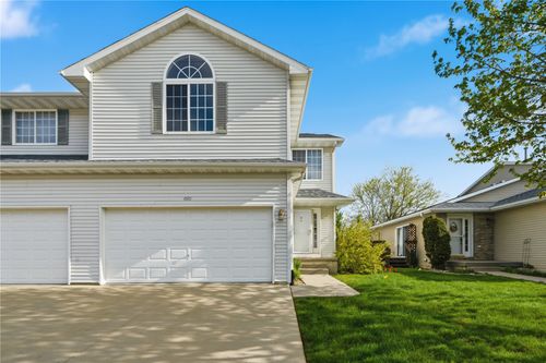 4590 Widgeon Ct, Marion, IA, 52302-6288 | Card Image