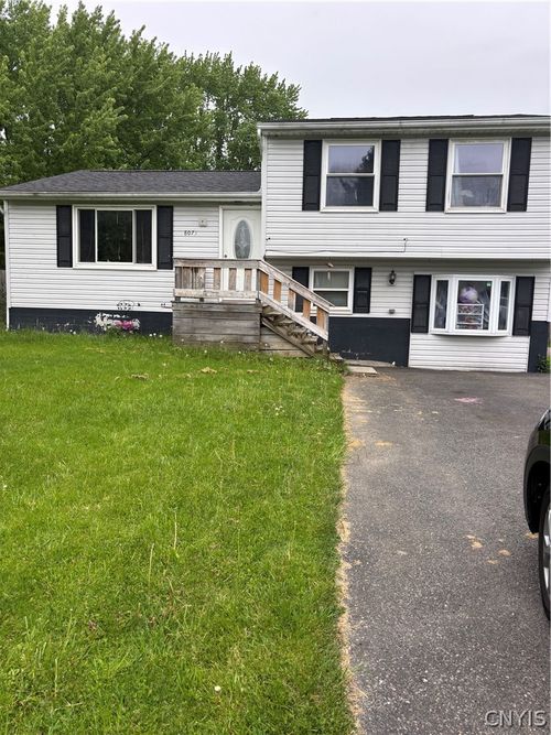 8073 Pickett Lane, Cicero, NY, 13039 | Card Image