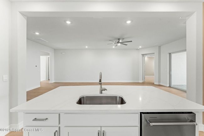 Spacious Kitchen | Image 47