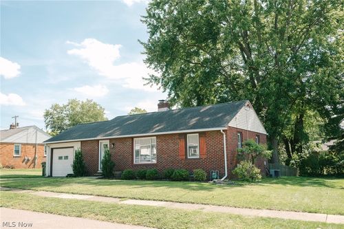 806 38th St Nw, Canton, OH, 44709-2502 | Card Image