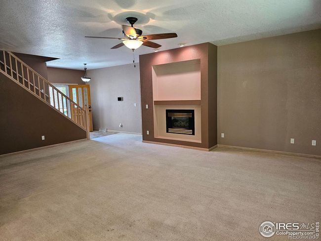 Electric fireplace in the living room | Image 6
