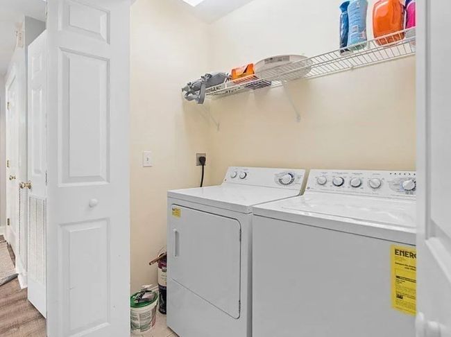UNIT-2 - 122 E Squantum St, Condo with 3 bedrooms, 3 bathrooms and 1 parking in Quincy MA | Image 12