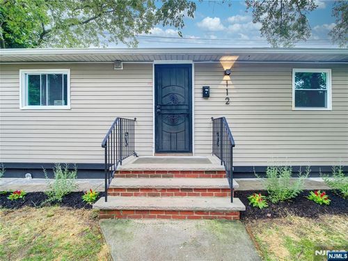 122-112-122 Halstead St, Newark, NJ, 07106-1104 | Card Image