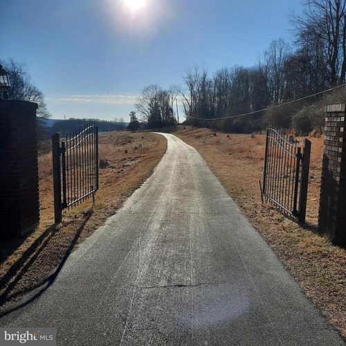 408 Kintner Rd, KINTNERSVILLE, PA, 18930-9735 | Card Image