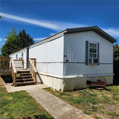108 Cabana Ln, Mocksville, NC, 27028-4634 | Card Image