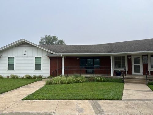 1910 W Henderson St, Cleburne, TX, 76033-4210 | Card Image